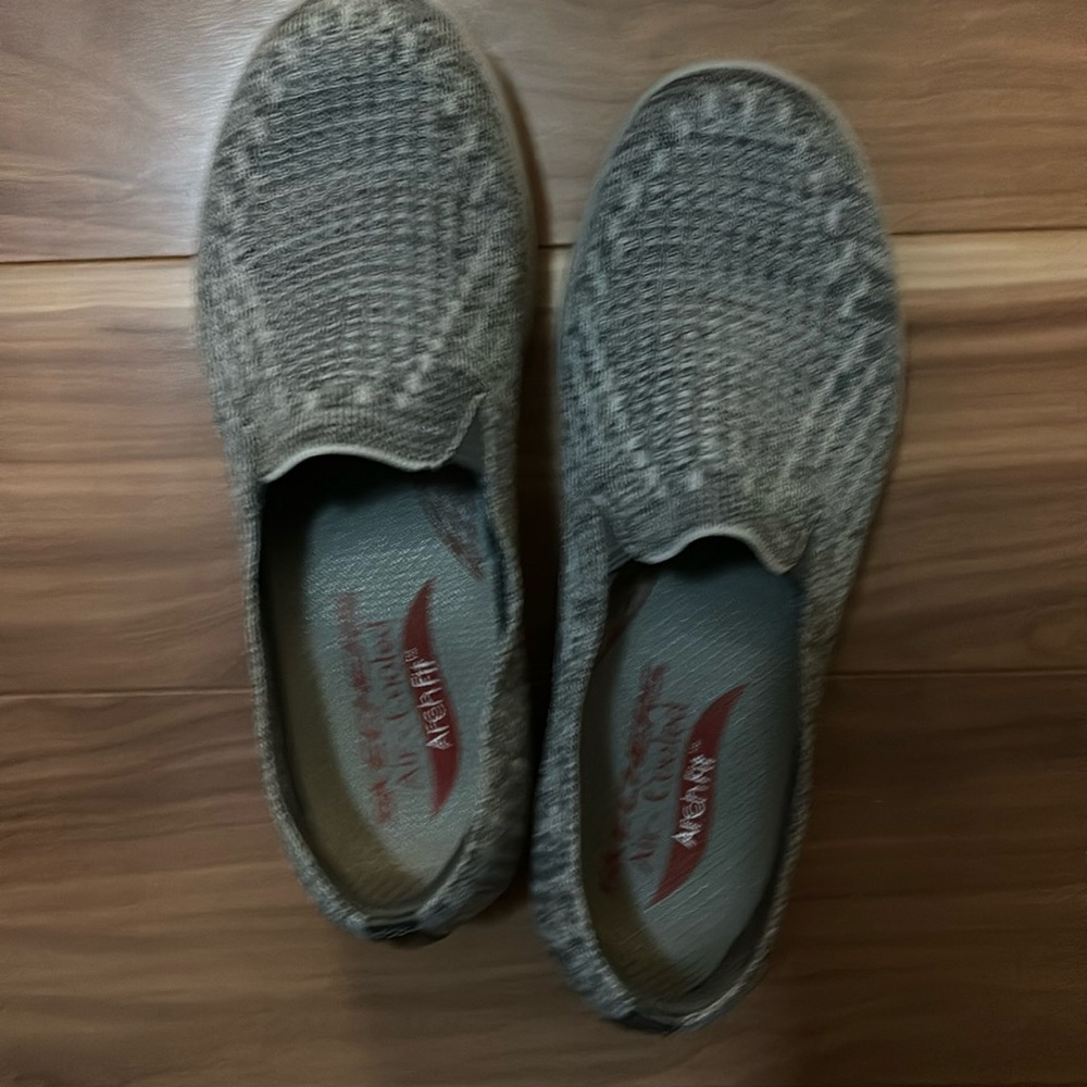 Skechers 6.5 Gray